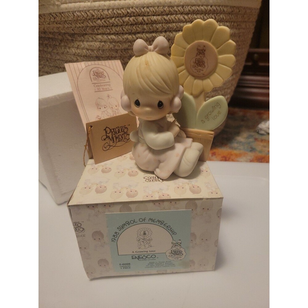 Precious Moments "A Growing Love" with box E-0008 Sunflower Membership 1988 Box